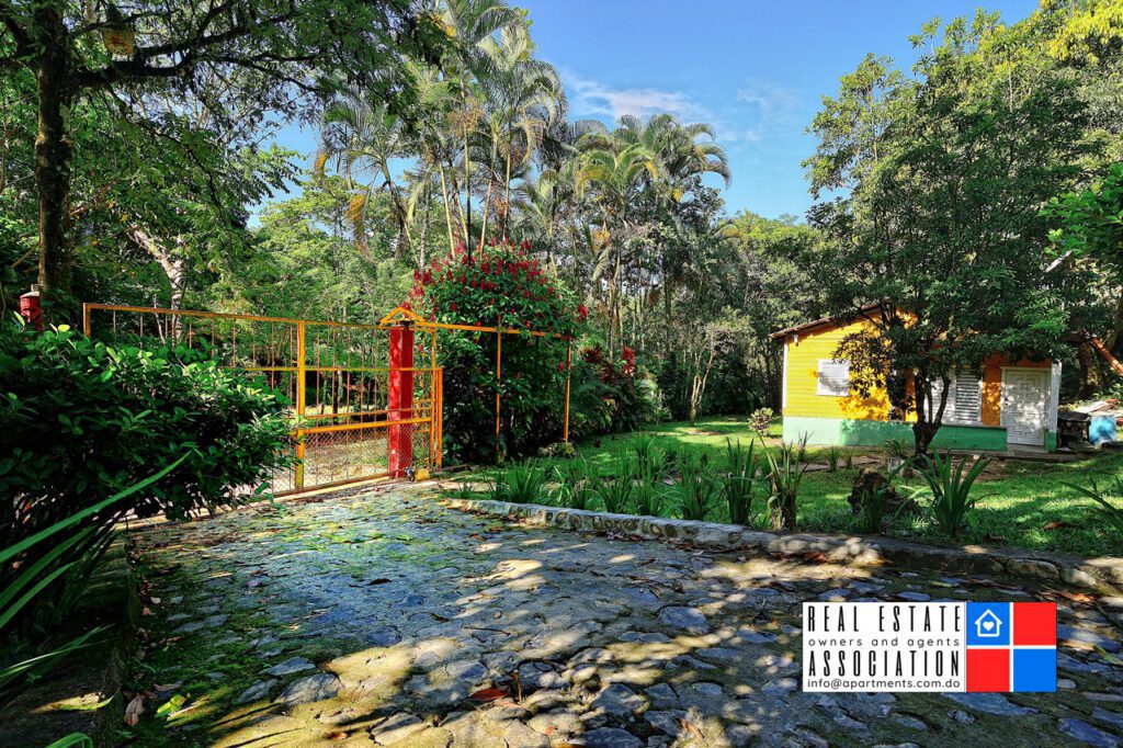 The Mountain Villa in Piedra Blanca, The entrance Gates