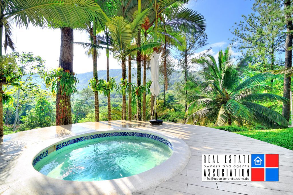 The Mountain Villa in Piedra Blanca, The Jacuzzi